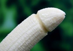 Банан в виде члена